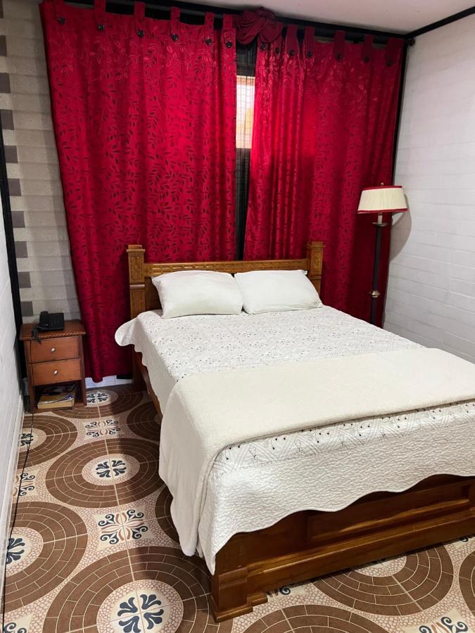 Hollywood Paradise Hotel Rionegro Bagian luar foto