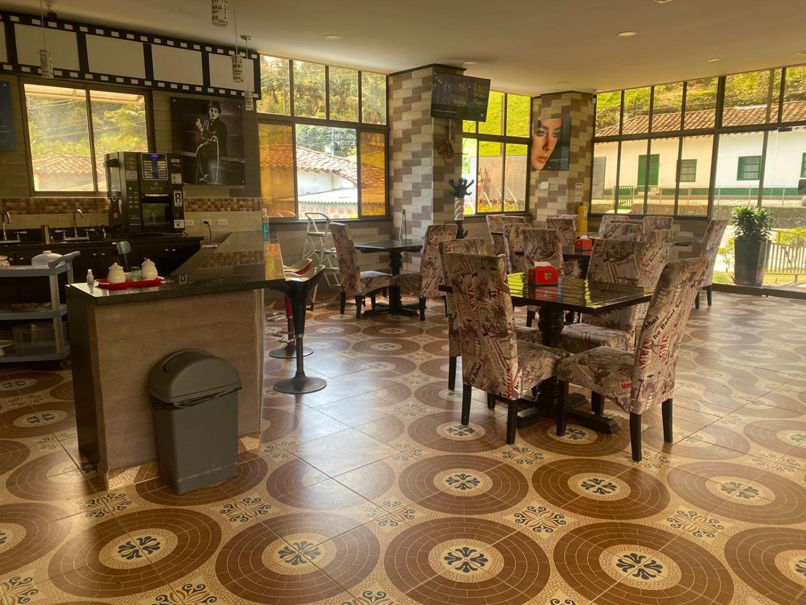 Hollywood Paradise Hotel Rionegro Bagian luar foto
