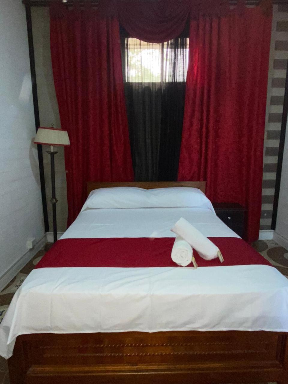 Hollywood Paradise Hotel Rionegro Bagian luar foto